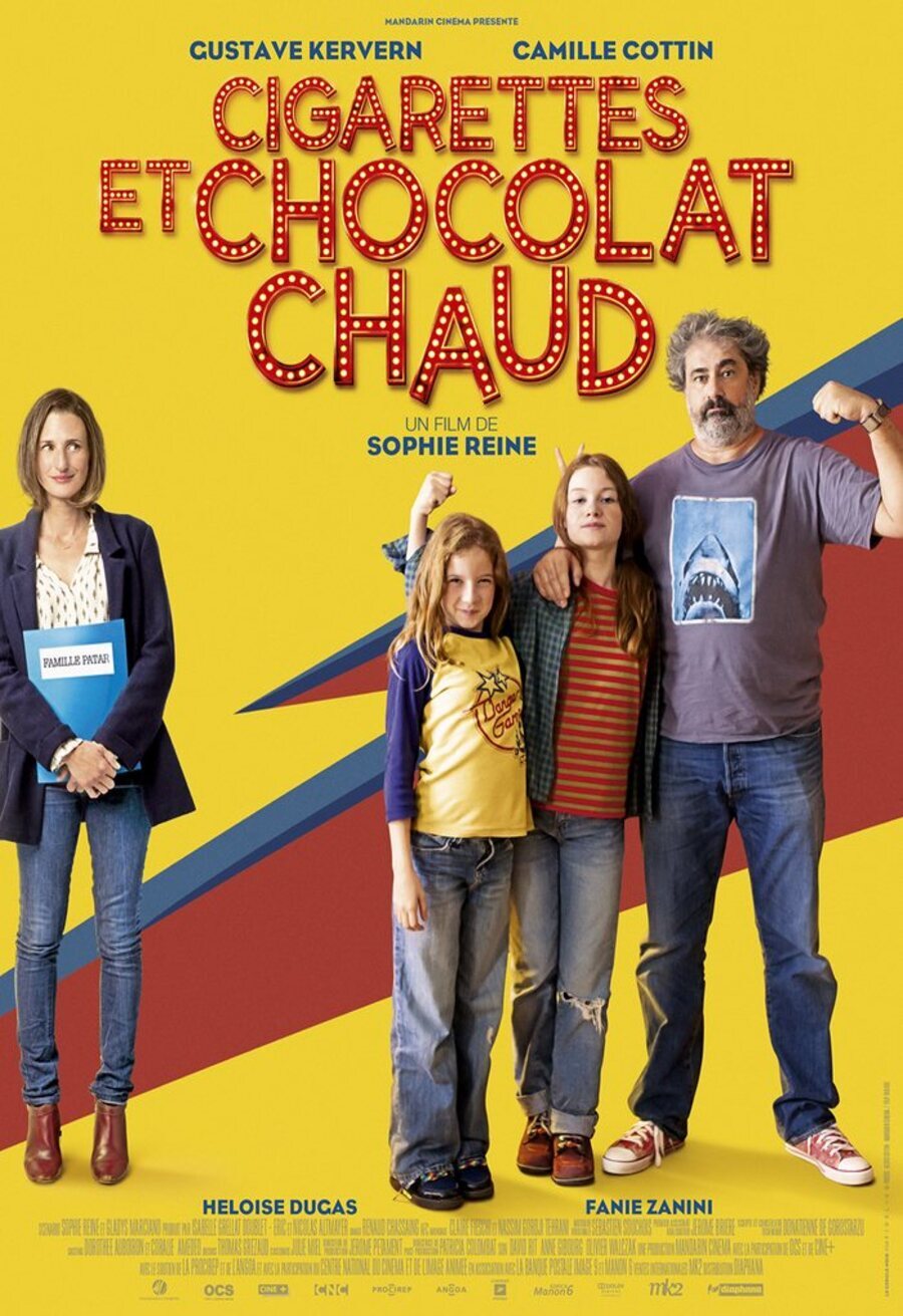 Cartel de Una familia peculiar - Cigarettes et chocolat chaud