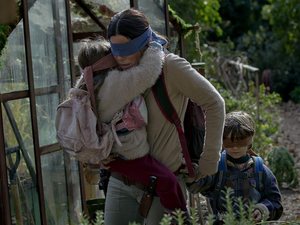 Bird Box: A ciegas