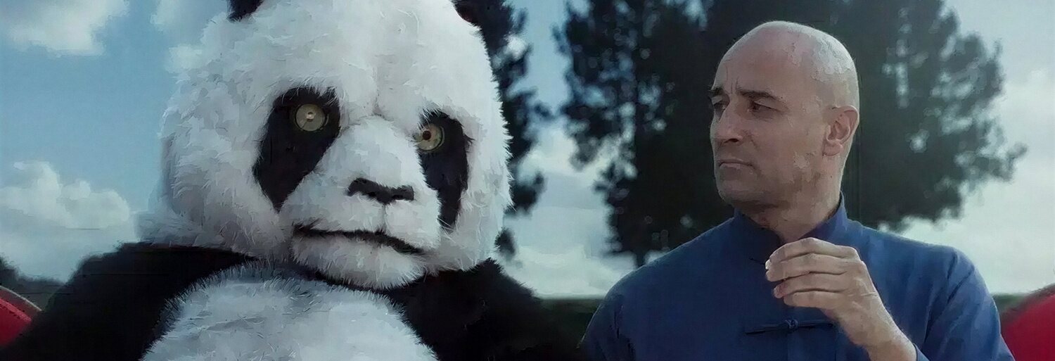 Una pistola, una bala y un oso panda
