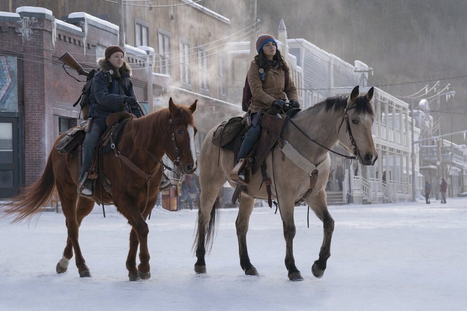 Isabela Merced y Bella Ramsey a caballo en la nueva temporada de \'The Last of Us\'