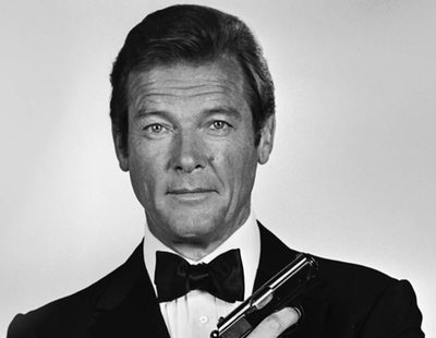 Muere a los 89 años Roger Moore, James Bond en '007: La espía que me amó'