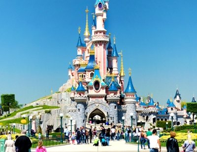 Señora, los parques de Disney son cada vez más para millennials sin hijos y menos para niños