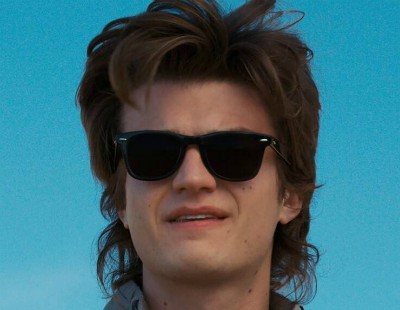 Joe Keery (Steve en 'Stranger Things') se ha cortado su icónica melena y su nuevo look te va a traumatizar