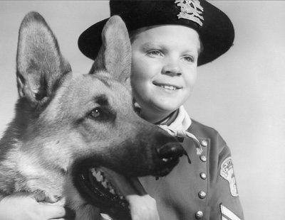 Muere Lee Aaker a los 77 años: El niño de 'Rin Tin Tin' apareció listado como "indigente fallecido"