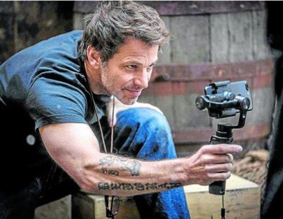 Zack Snyder quería una tercera '300' sobre el romance entre Alejandro Magno y Hefestión, Warner dijo no