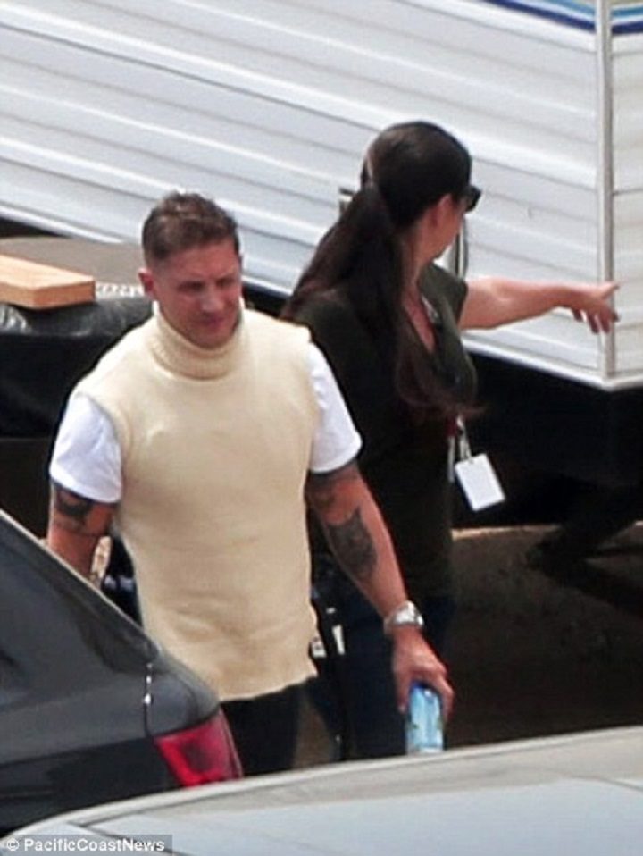 Imagen 1 de 12 del set Primeras imágenes de Tom Hardy en el set de rodaje de 'Dunkerque'