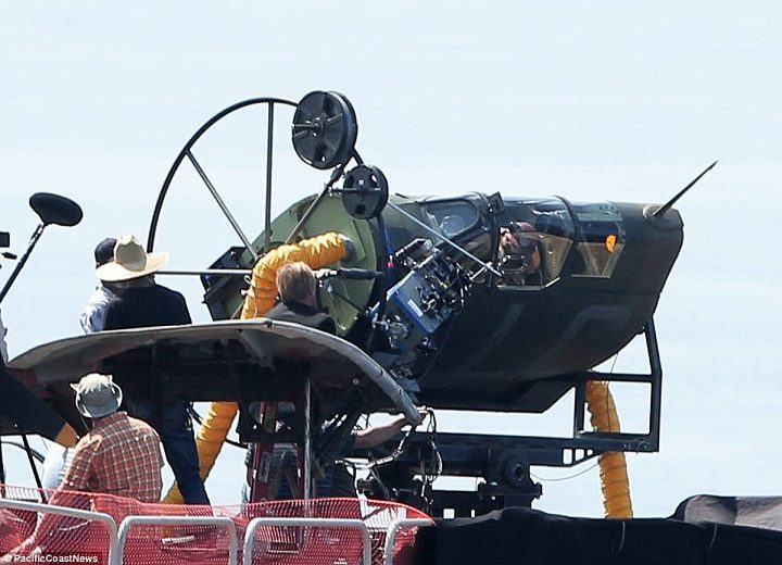 Imagen 10 de 12 del set Primeras imágenes de Tom Hardy en el set de rodaje de 'Dunkerque'