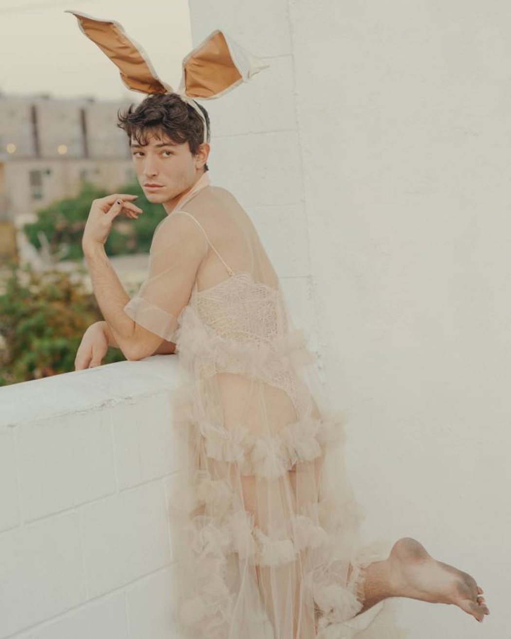 Imagen 0 de 20 del set Ezra Miller posa para Playboy