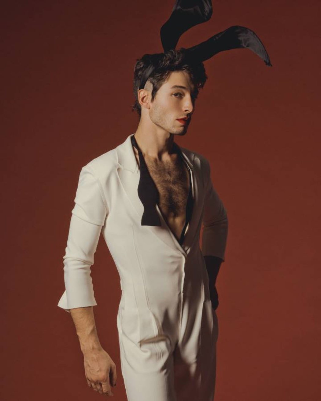 Imagen 10 de 20 del set Ezra Miller posa para Playboy