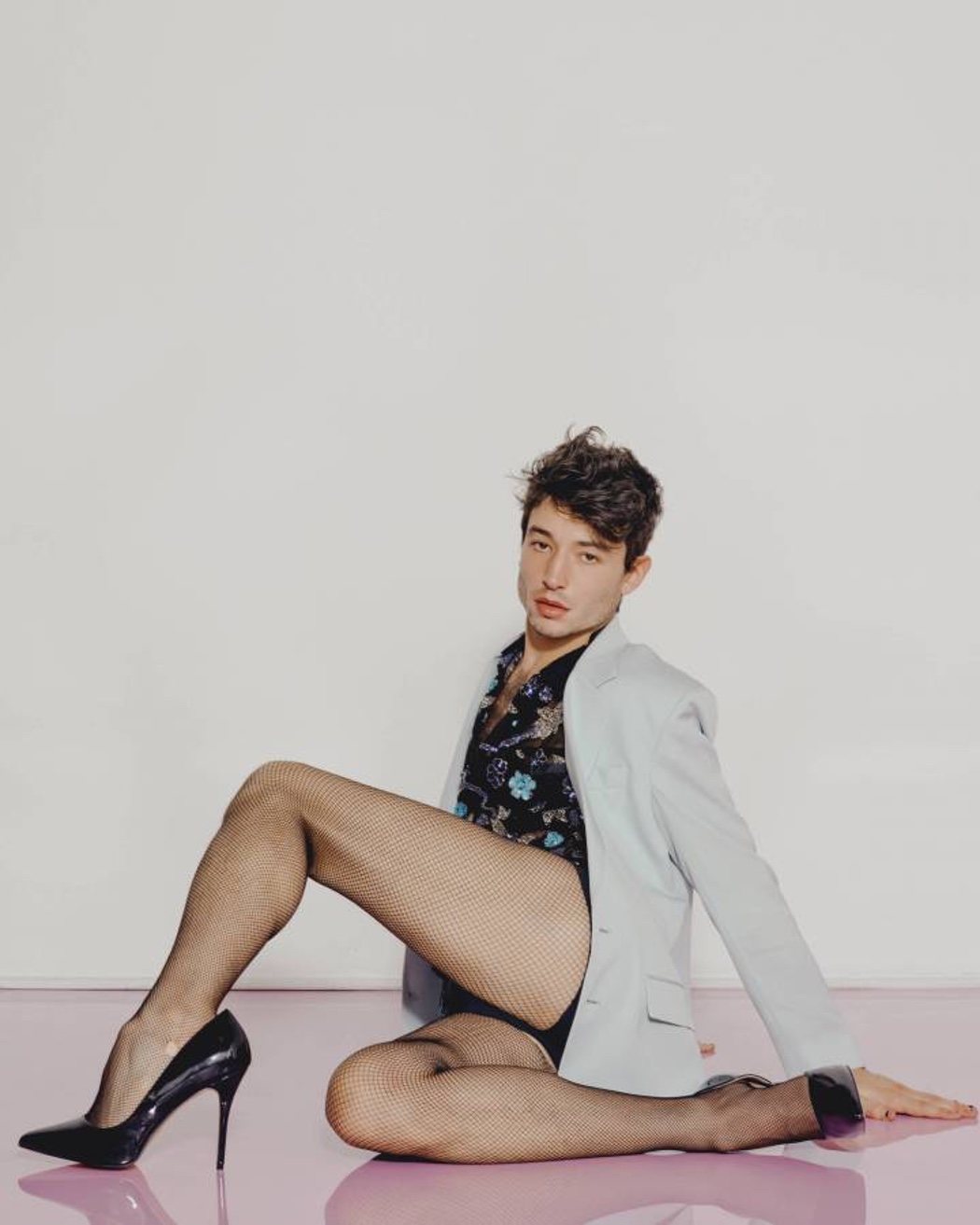 Imagen 14 de 20 del set Ezra Miller posa para Playboy