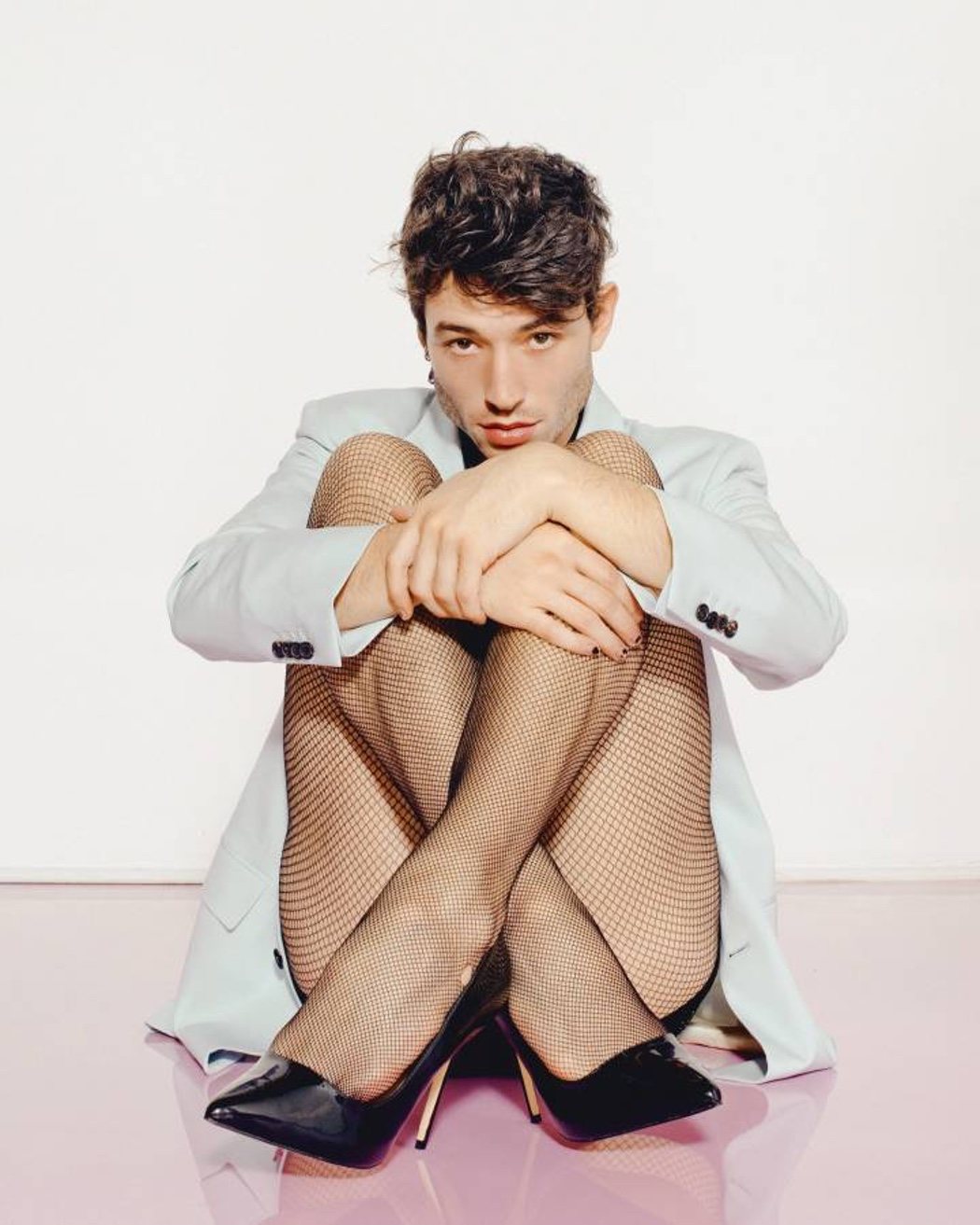 Imagen 15 de 20 del set Ezra Miller posa para Playboy